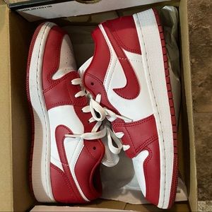 Gym red lows 1 size 5Y
